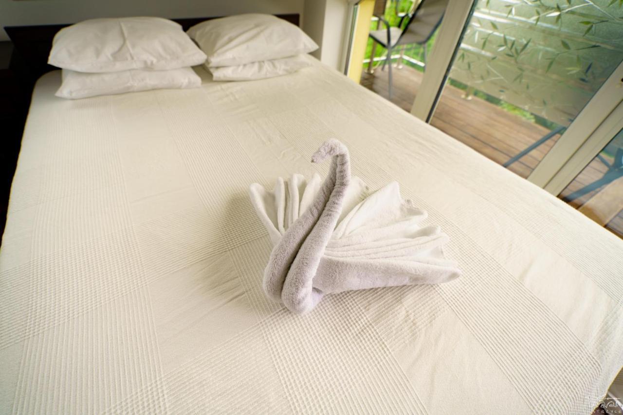 Isaan Ostrzyce Guest House Екстер'єр фото
